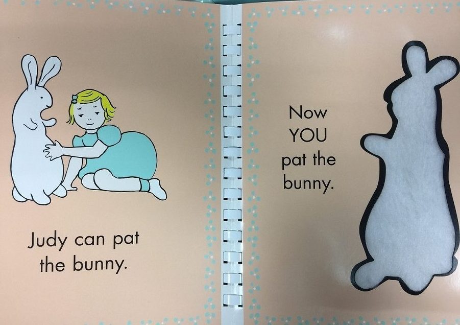 "Pat the Bunny" 繪本